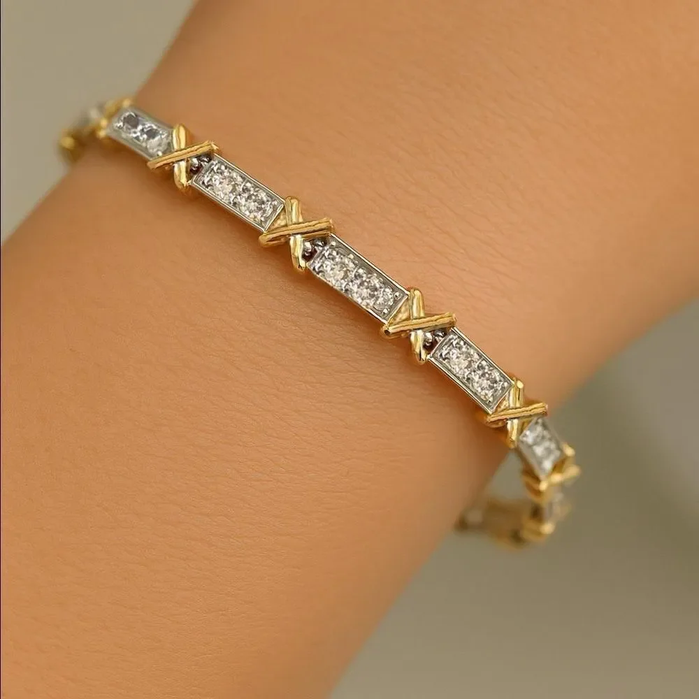 Gold and Silver Bracelet Q561